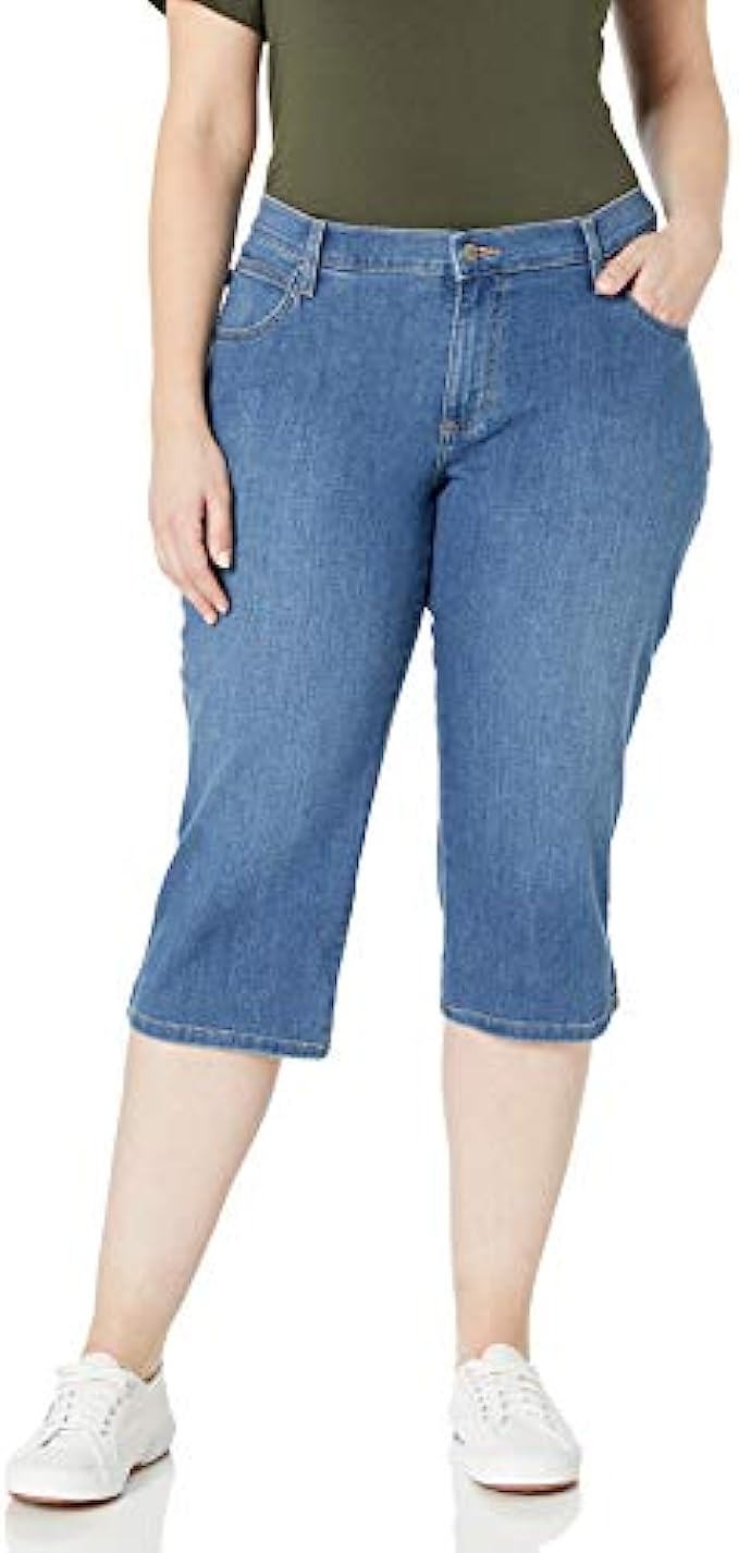 Lee Women&#039;s Plus-Size Relaxed-Fit Denim Capri Jean
